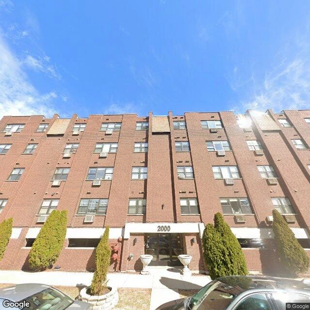 5330 N Damen